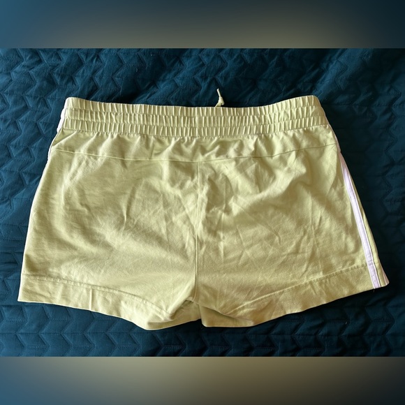 Adidas athletic shorts women’s size Large. - Picture 2 of 4